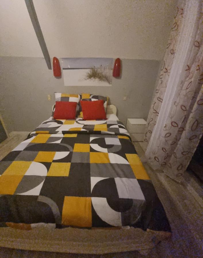 Belle chambre avec balcon Arques  Extérieur photo